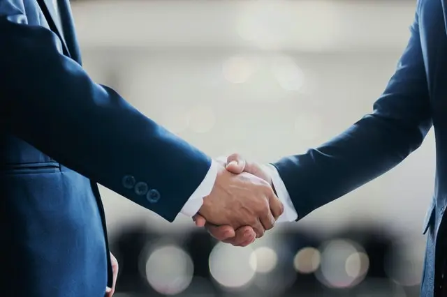 Efforts to begin the sale of facilities management company Apleona for up to €2 billion have begun by financial investor EQT.